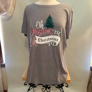 Christmas Tee by Maurices. Grey size XL. Lauren Alaina.